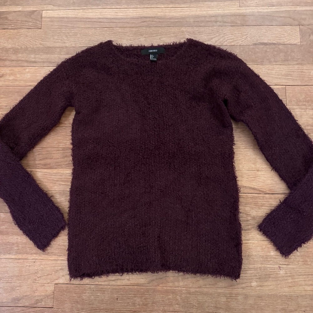 Forever 21 women's soft purple crewneck sweater size small S
 b1